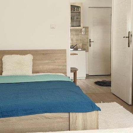 Napfeny Apartmanhaz บาลาทอนเบรีน ภายนอก รูปภาพ