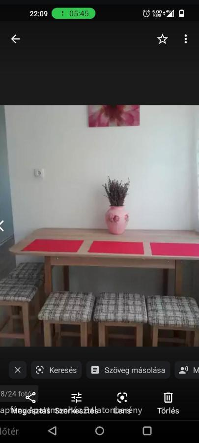 Napfeny Apartmanhaz บาลาทอนเบรีน ภายนอก รูปภาพ