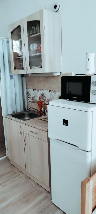 Napfeny Apartmanhaz บาลาทอนเบรีน ภายนอก รูปภาพ