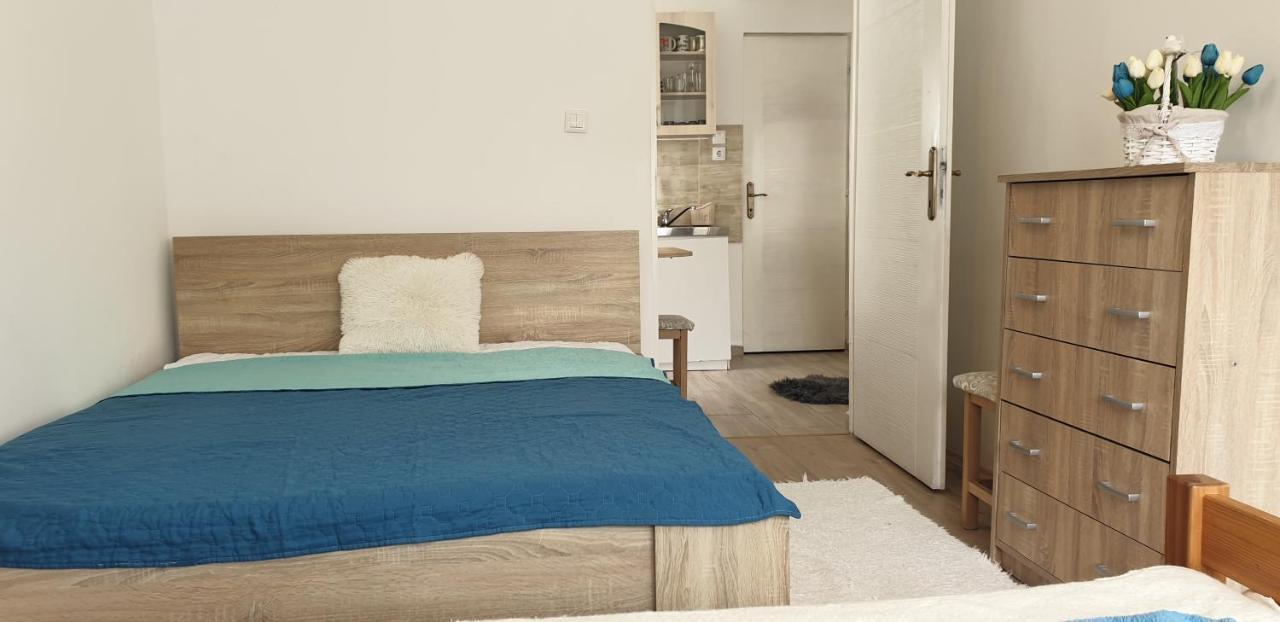 Napfeny Apartmanhaz บาลาทอนเบรีน ภายนอก รูปภาพ