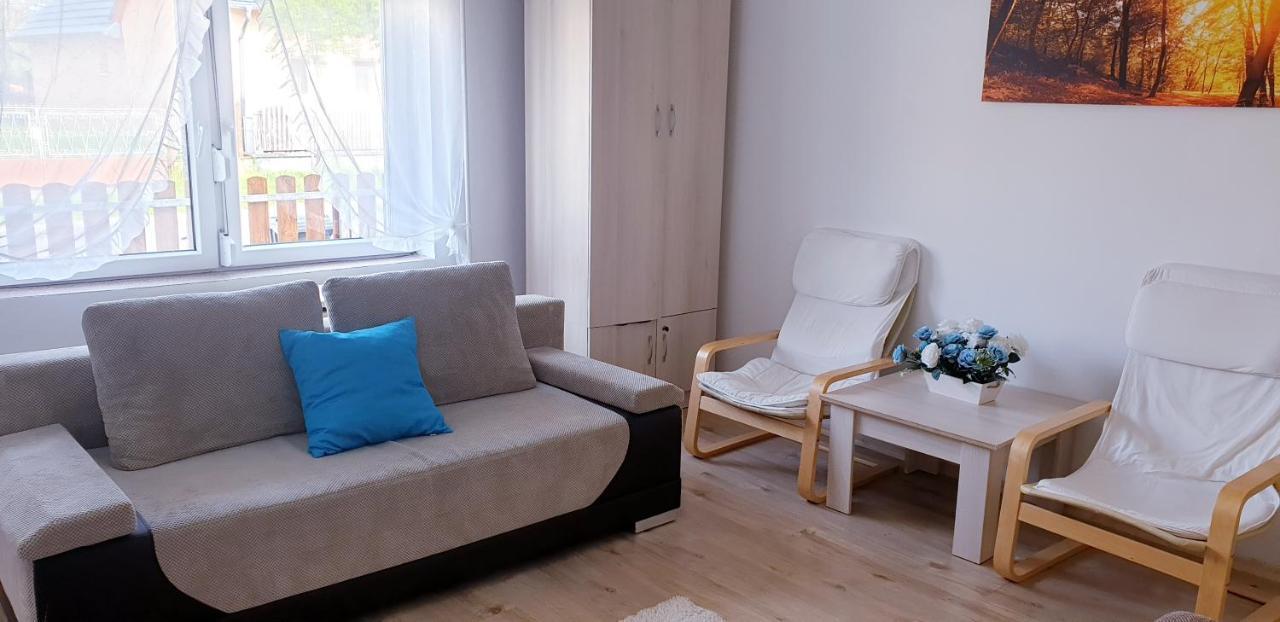 Napfeny Apartmanhaz บาลาทอนเบรีน ภายนอก รูปภาพ